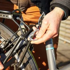 Helmtüte - Helmtasche Mit Diebstahlschutz 15 Helmtüte - Helmtasche Mit Diebstahlschutz -Helm Geschäft Helmtuete helmschloss fahrradhelm anschliessen 5